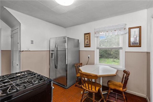 2416 Nicholson Rd, Franklin Park, PA 15143