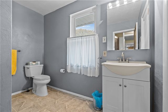 2416 Nicholson Rd, Franklin Park, PA 15143