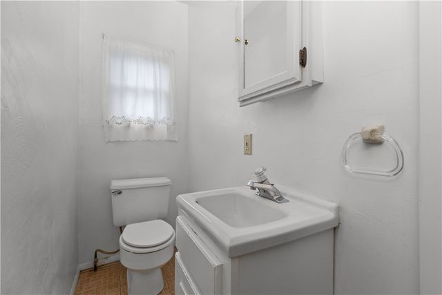 2416 Nicholson Rd, Franklin Park, PA 15143