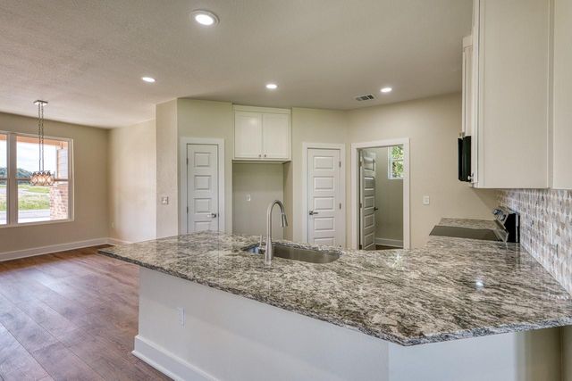 206 Oak Grove PKWY, Kingsland, TX 78639