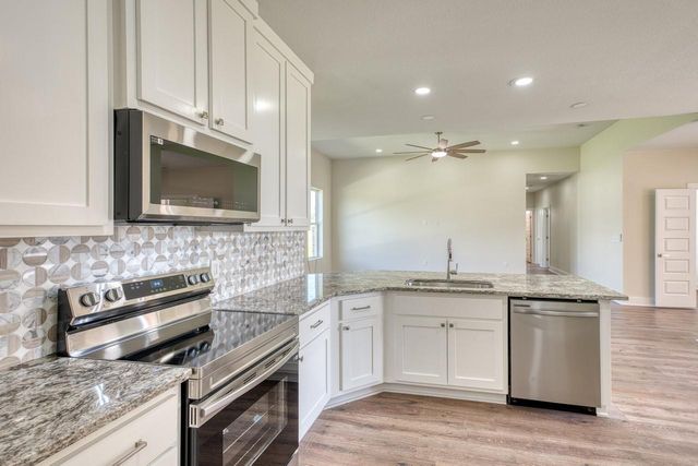 206 Oak Grove PKWY, Kingsland, TX 78639