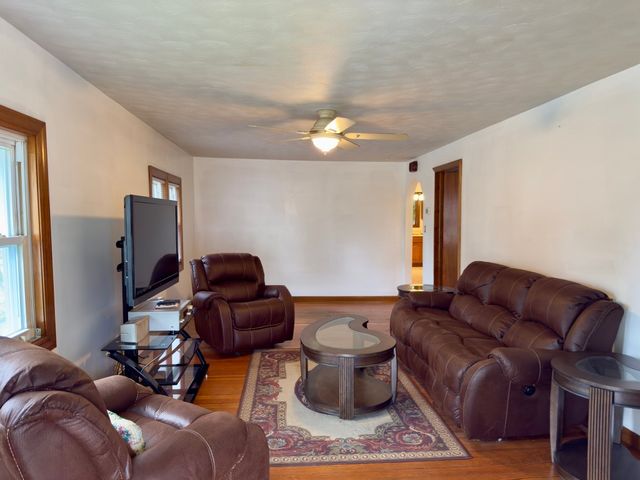 285 Huttleston Ave, Fairhaven, MA 02719