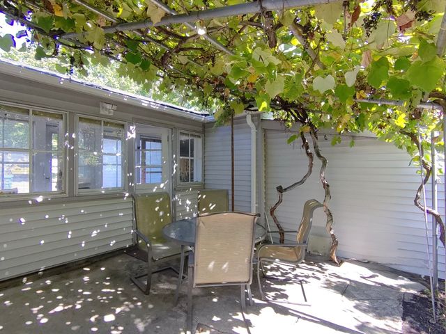 285 Huttleston Ave, Fairhaven, MA 02719