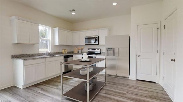 972 Riverbank Drive, Kernersville, NC 27284
