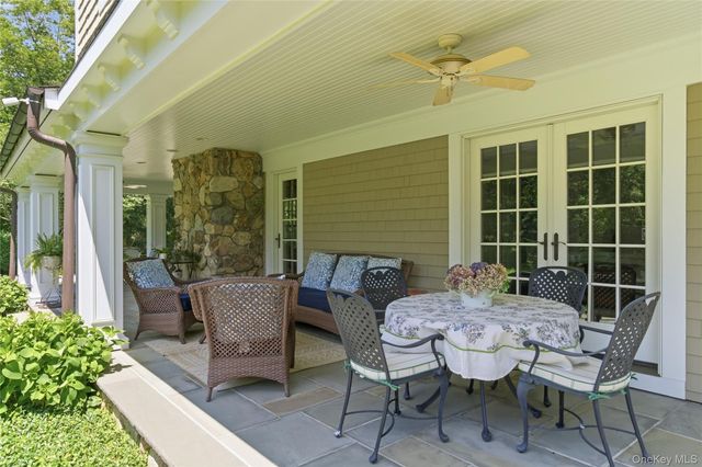 209 Brookville Road, Brookville, NY 11545