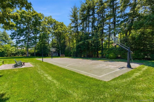 209 Brookville Road, Brookville, NY 11545