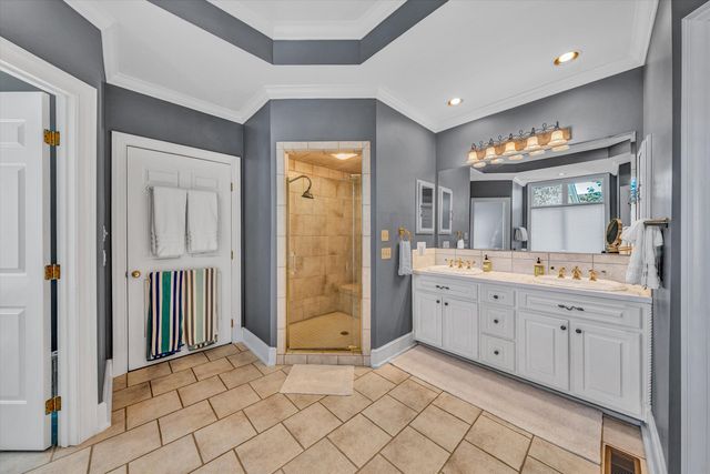 180 Island View DR, Penhook, VA 24137