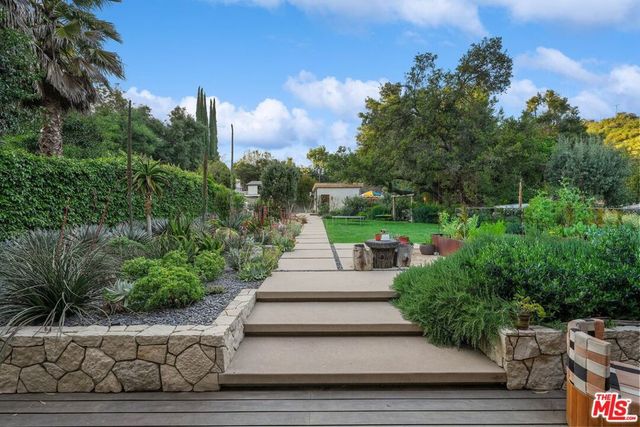 1418 Bonnell Drive, Topanga, CA 90290