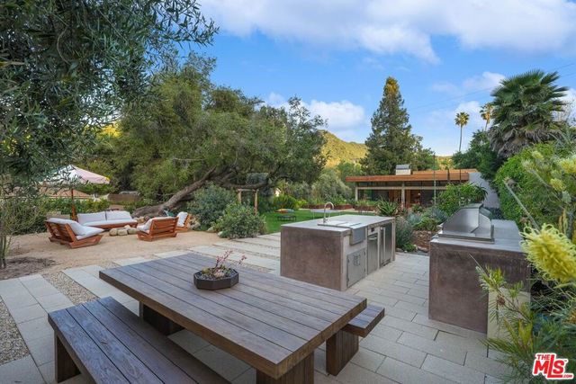 1418 Bonnell Drive, Topanga, CA 90290