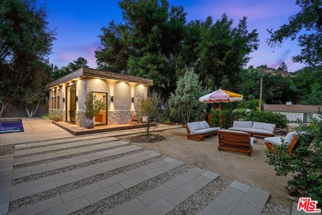 1418 Bonnell Drive, Topanga, CA 90290