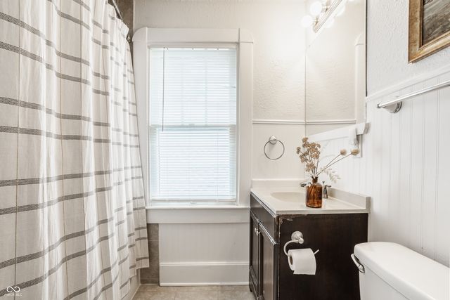 27 N Hawthorne Lane, Indianapolis, IN 46219