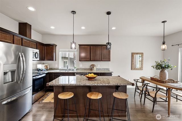 4244 SE Horsehead Way, Port Orchard, WA 98366