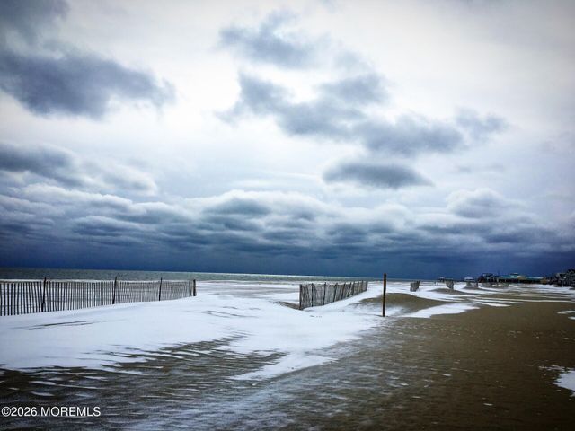 46 Harborhead Drive, Point Pleasant Beach, NJ 08742