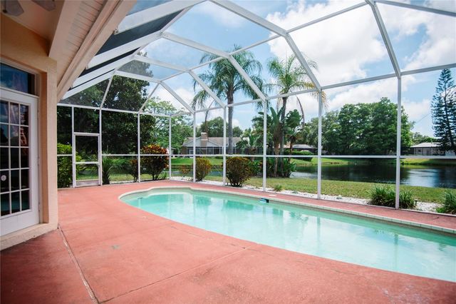8390 MEADOW BROOK DRIVE E, Seminole, FL 33777