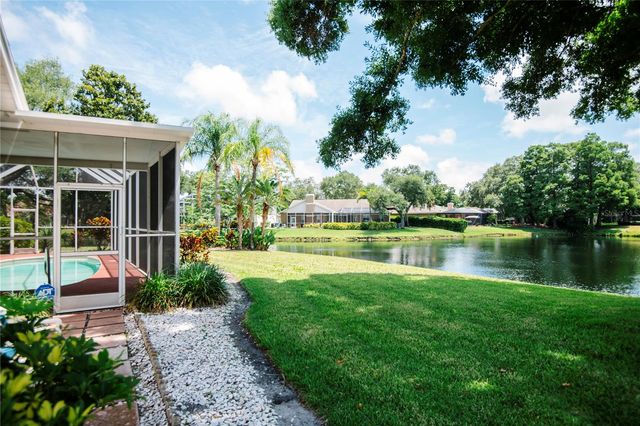8390 MEADOW BROOK DRIVE E, Seminole, FL 33777