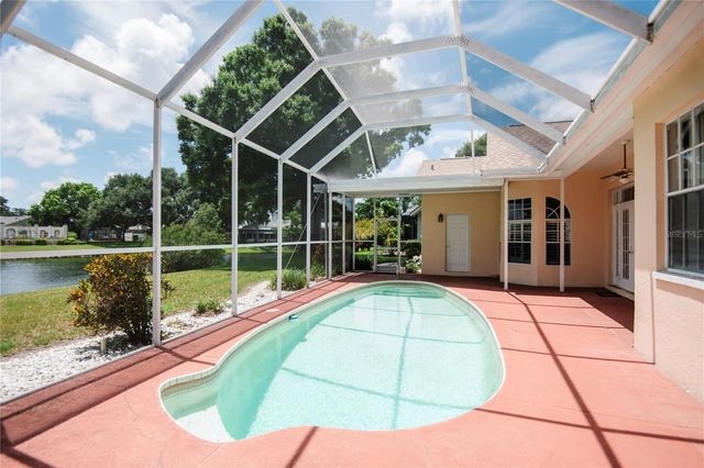 8390 MEADOW BROOK DRIVE E, Seminole, FL 33777