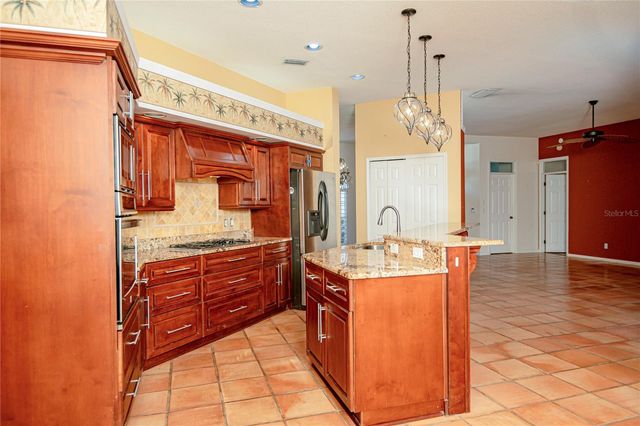 8390 MEADOW BROOK DRIVE E, Seminole, FL 33777