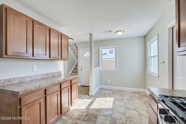 6 Twain Court, Freehold, NJ 07728