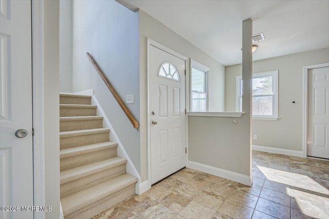 6 Twain Court, Freehold, NJ 07728