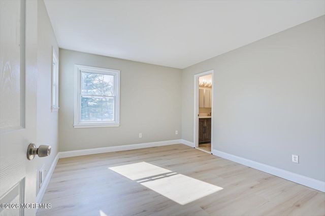 6 Twain Court, Freehold, NJ 07728