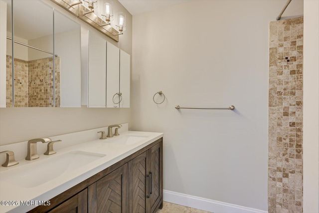 6 Twain Court, Freehold, NJ 07728