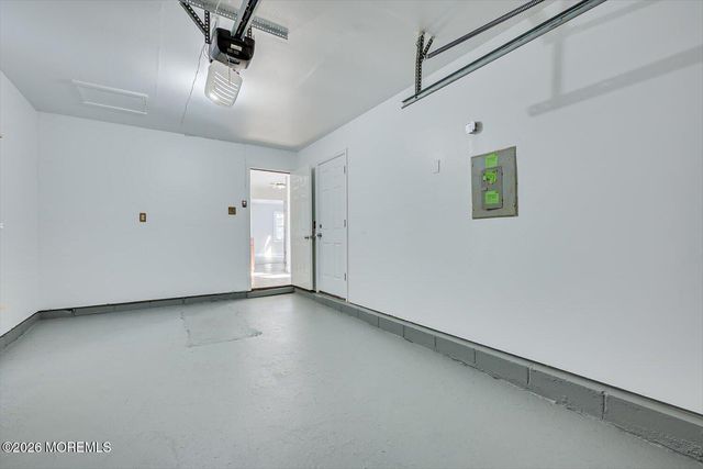 6 Twain Court, Freehold, NJ 07728