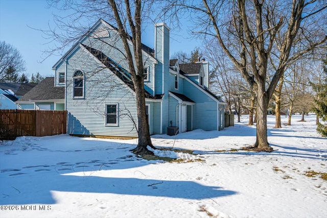 6 Twain Court, Freehold, NJ 07728