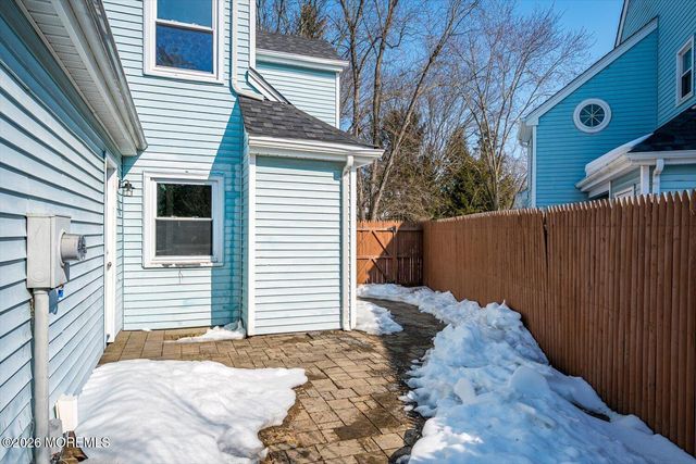 6 Twain Court, Freehold, NJ 07728