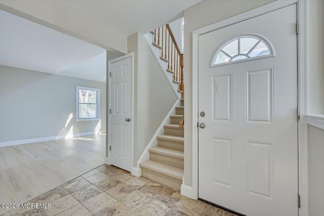 6 Twain Court, Freehold, NJ 07728