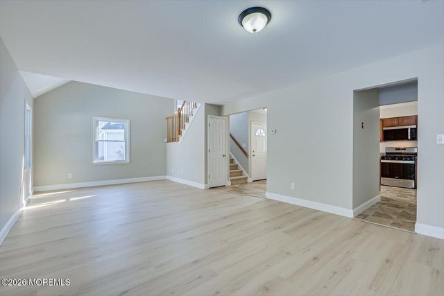 6 Twain Court, Freehold, NJ 07728