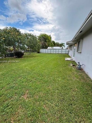 15435 SW 108th Court, Miami, FL 33157