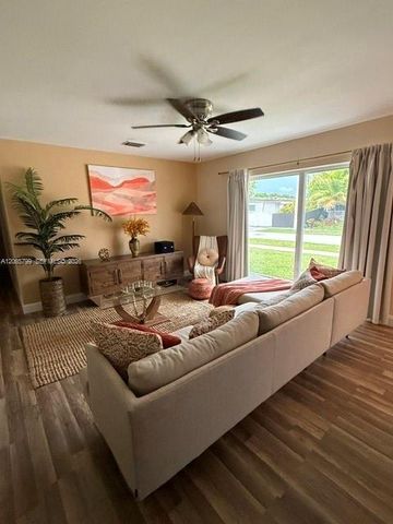 15435 SW 108th Court, Miami, FL 33157