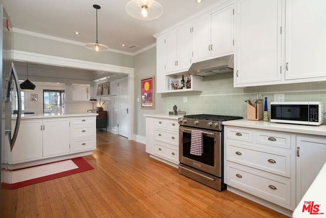 150 S Hobart Boulevard, Los Angeles, CA 90004
