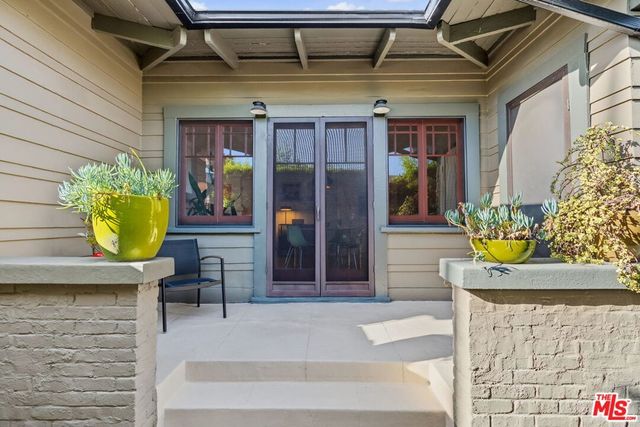150 S Hobart Boulevard, Los Angeles, CA 90004