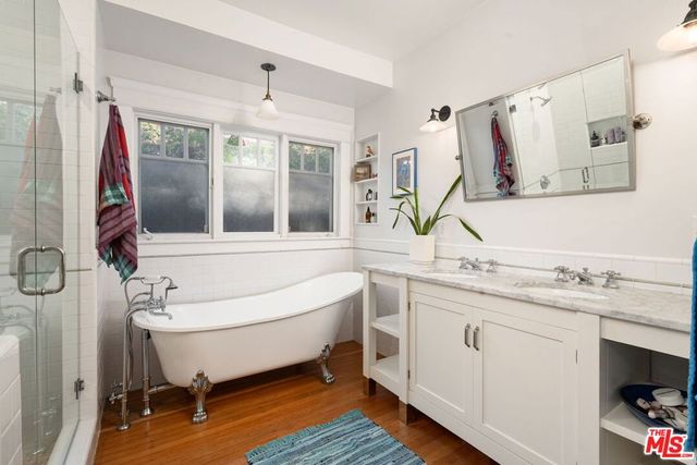 150 S Hobart Boulevard, Los Angeles, CA 90004