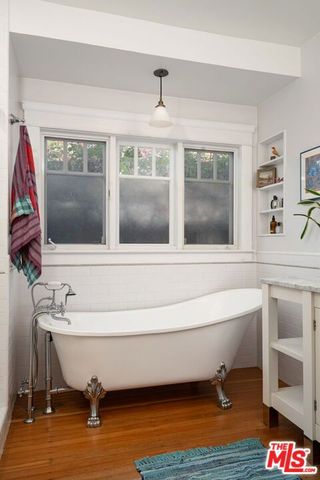 150 S Hobart Boulevard, Los Angeles, CA 90004