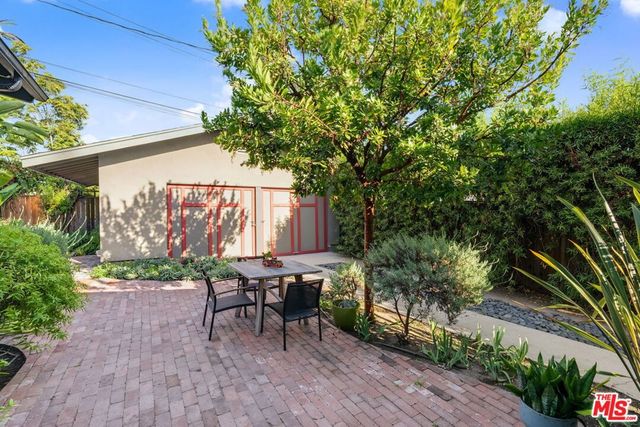 150 S Hobart Boulevard, Los Angeles, CA 90004