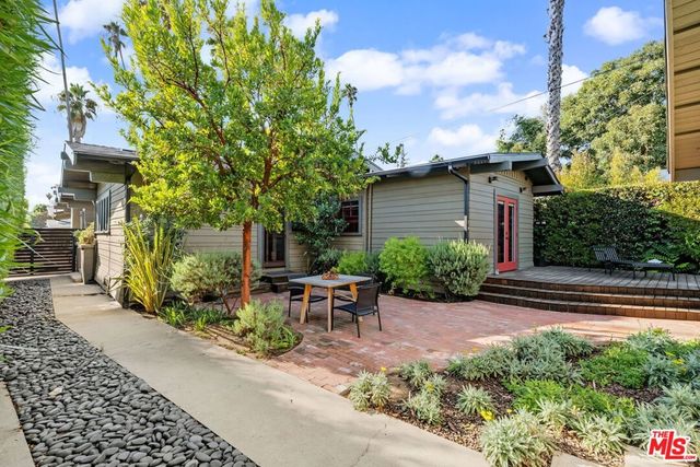 150 S Hobart Boulevard, Los Angeles, CA 90004