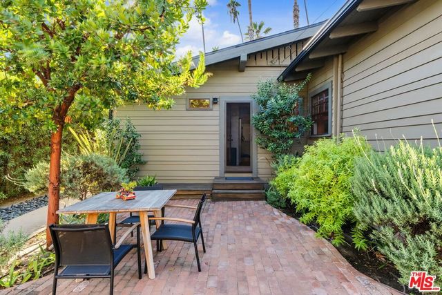 150 S Hobart Boulevard, Los Angeles, CA 90004