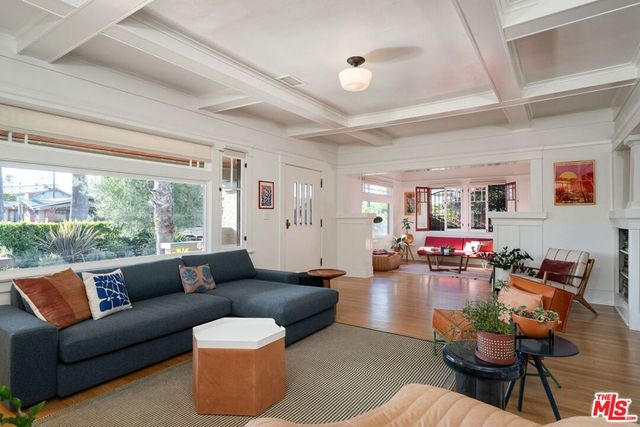 150 S Hobart Boulevard, Los Angeles, CA 90004