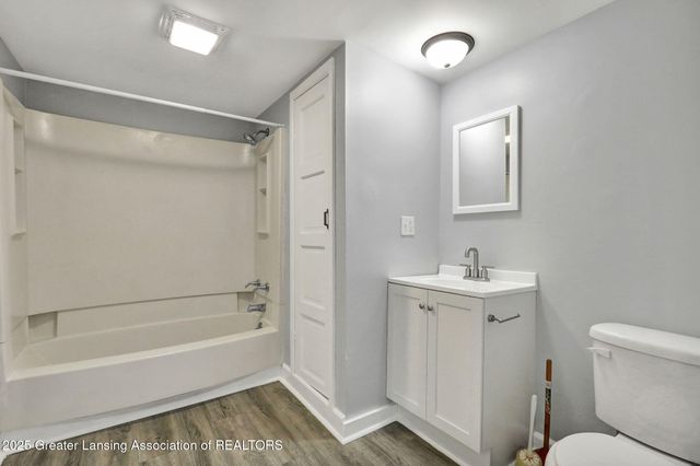 2418 Forest Avenue, Lansing, MI 48910