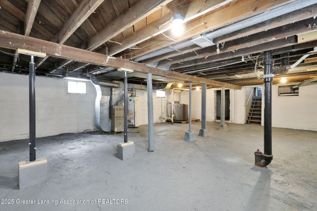 2418 Forest Avenue, Lansing, MI 48910