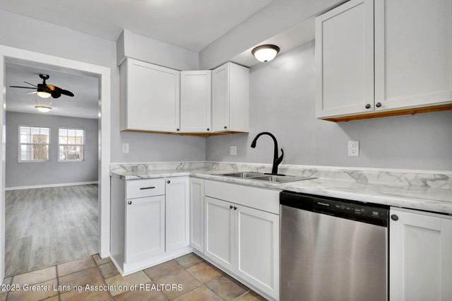 2418 Forest Avenue, Lansing, MI 48910