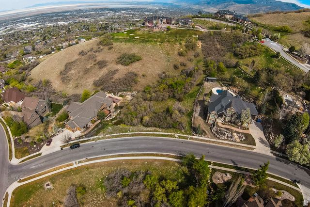 367 E HIDDEN LAKE DR, Bountiful, UT 84010