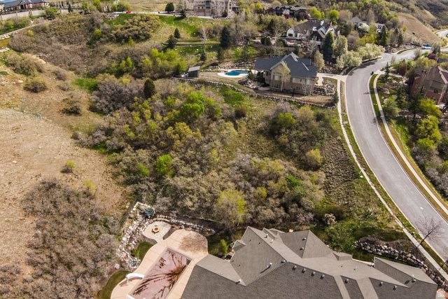 367 E HIDDEN LAKE DR, Bountiful, UT 84010