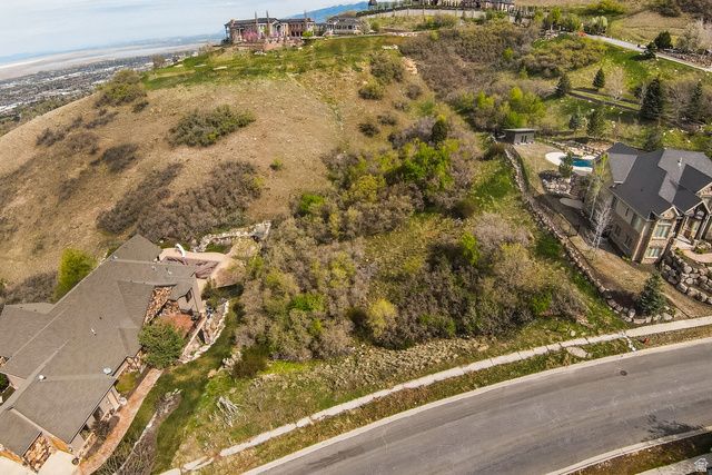 367 E HIDDEN LAKE DR, Bountiful, UT 84010