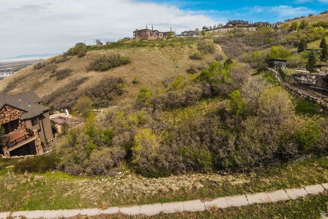 367 E HIDDEN LAKE DR, Bountiful, UT 84010