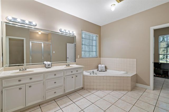5631 Brookfield Drive, Houston, TX 77085