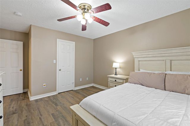 5631 Brookfield Drive, Houston, TX 77085