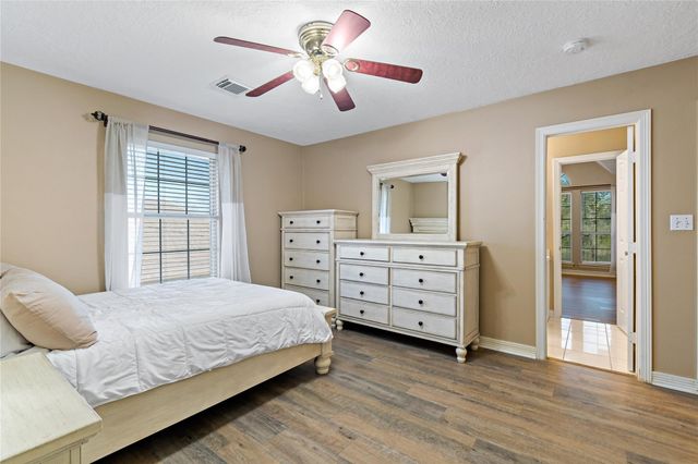 5631 Brookfield Drive, Houston, TX 77085